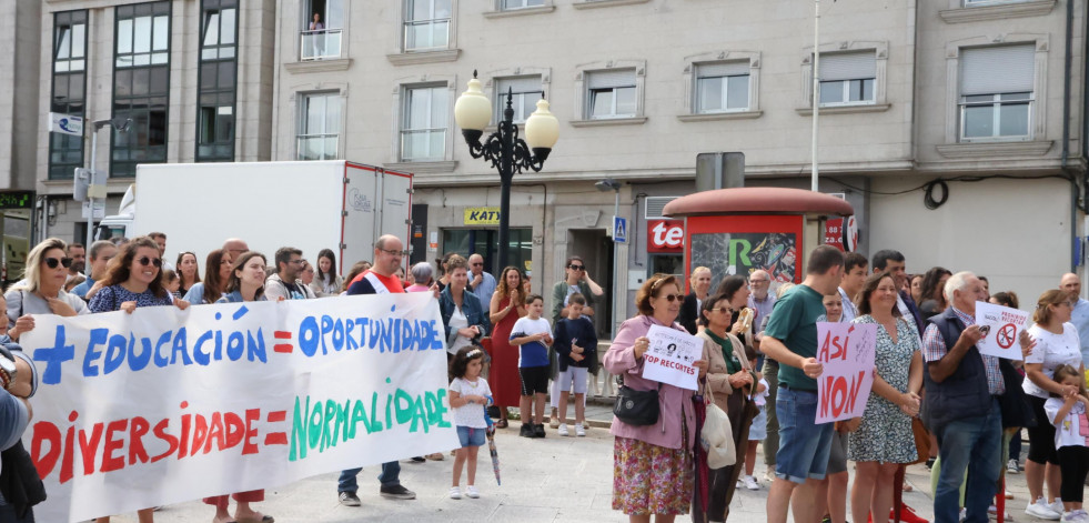 Las familias larachesas se manifiestan por los recortes de profesorado