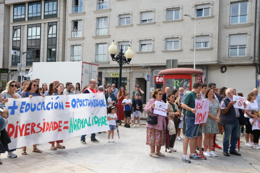 Las familias larachesas se manifiestan por los recortes de profesorado