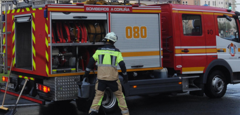 Registrado un incendio en una vivienda de la calle Mahón de Carballo