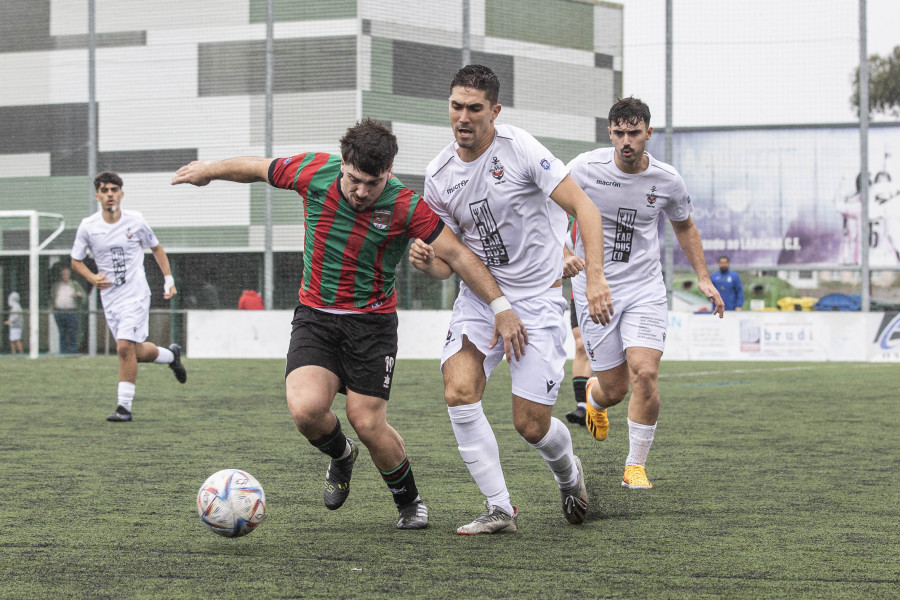 El Club del Mar se lleva el derbi ante el Laracha con un gol en el minuto 90