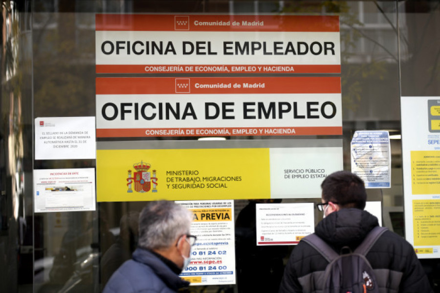 España recorta la tasa de paro al 10,6 % en 2024 tras sumar 468.100 empleos