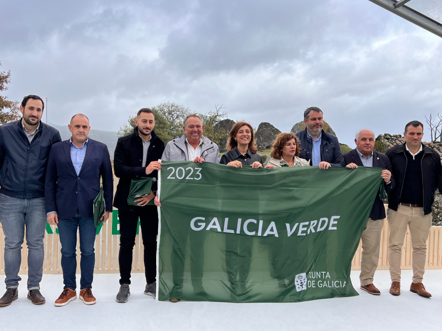 A Laracha recibe por segundo año consecutivo el distintivo  de  Bandeira Verde de Galicia