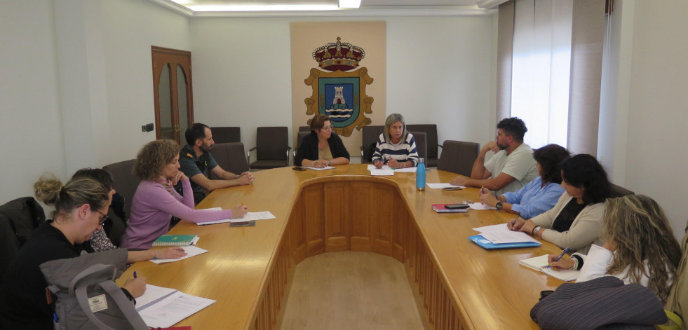 A Laracha alcanza el consenso en torno a las actividades que tendrán lugar el 25N