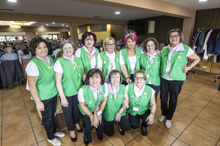 Casi 300 personas en la comida solidaria del cáncer en Coristanco