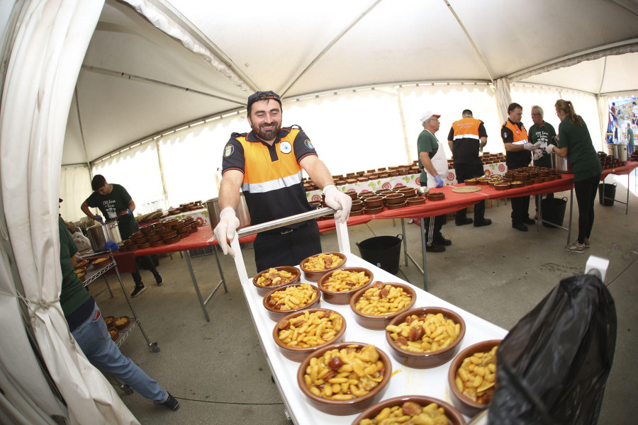 Ponteceso rinde homenaje a su tradicional fabada