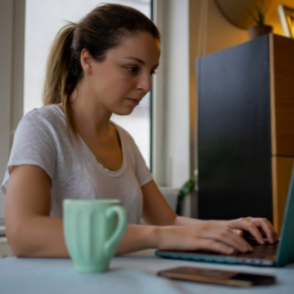 Las mujeres autónomas ingresan un 30 % menos que los hombres