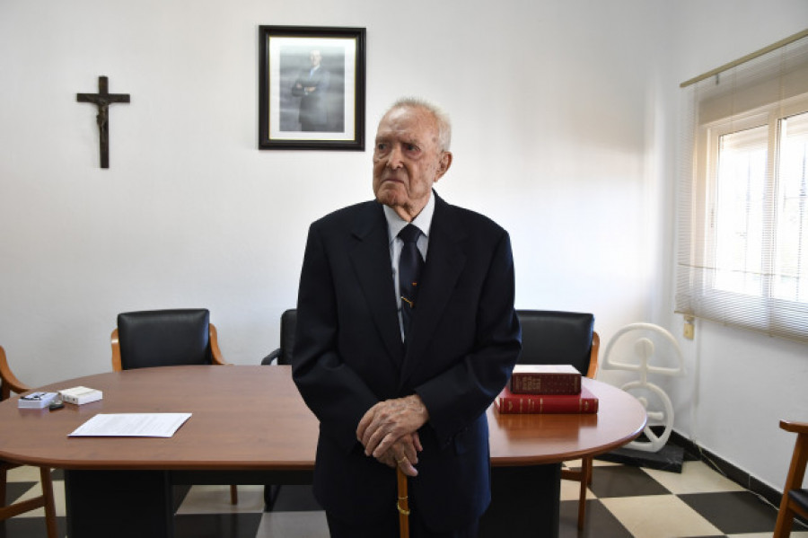 El PP acusa al PSOE de un escrache al alcalde de 98 años de Chercos (Almería)