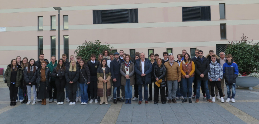 Treinta jóvenes de Venecia visitan A Laracha en el marco de un programa de intercambio