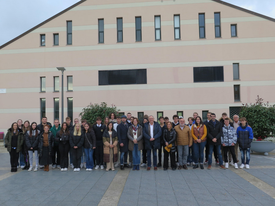 Treinta jóvenes de Venecia visitan A Laracha en el marco de un programa de intercambio