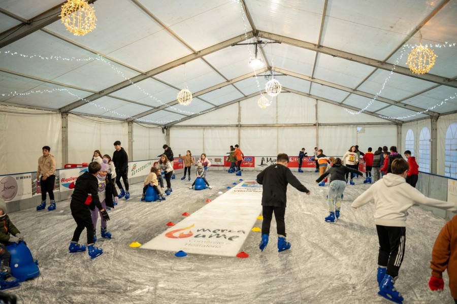 Abarrote en la pista de hielo de Vimianzo