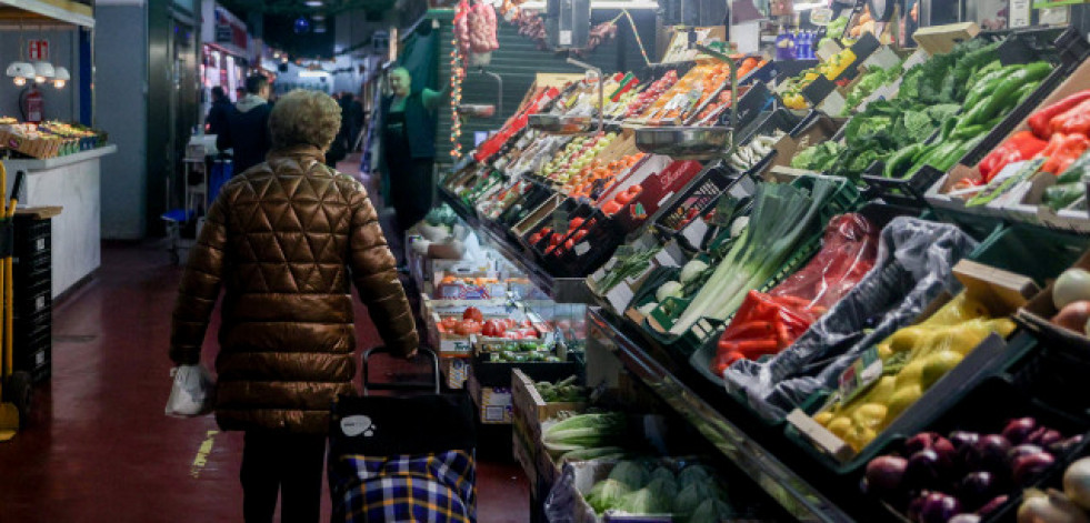 Los españoles vuelven a pagar IVA al comprar alimentos como huevos, pan, leche, frutas y aceite de oliva