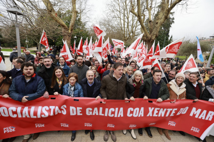 Besteiro llama a limpiar el mar de pellets y de "contaminación de mentiras"