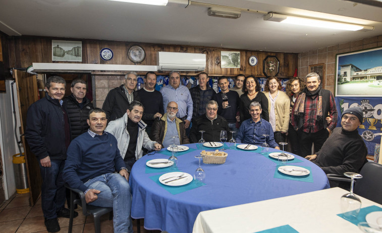 La peña deportivista A Torcida da Cabaña celebra su tradicional cocido anual