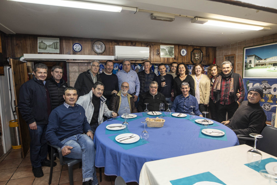 La peña deportivista A Torcida da Cabaña celebra su tradicional cocido anual