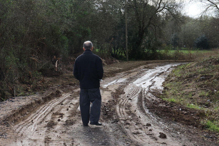 Quejas por el estado de un desvío peatonal entre la Vila de Negreira y la calle Verdillo