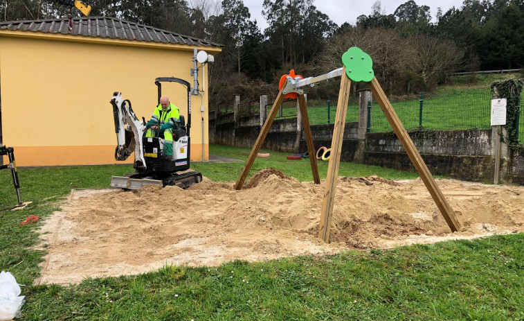 Carballo proyecta implantar patios inclusivos en los centros escolares