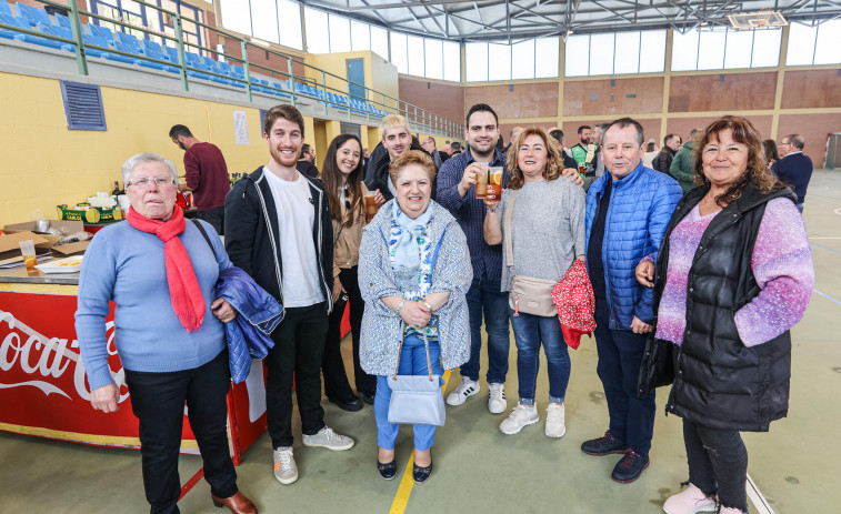 Trescientos vecinos en Erboedo y Caión disfrutan de sus comidas sociales