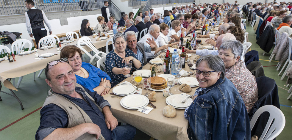 Las Festas dos Maiores de Cabana y A Laracha reúnen a más de 1.200 personas