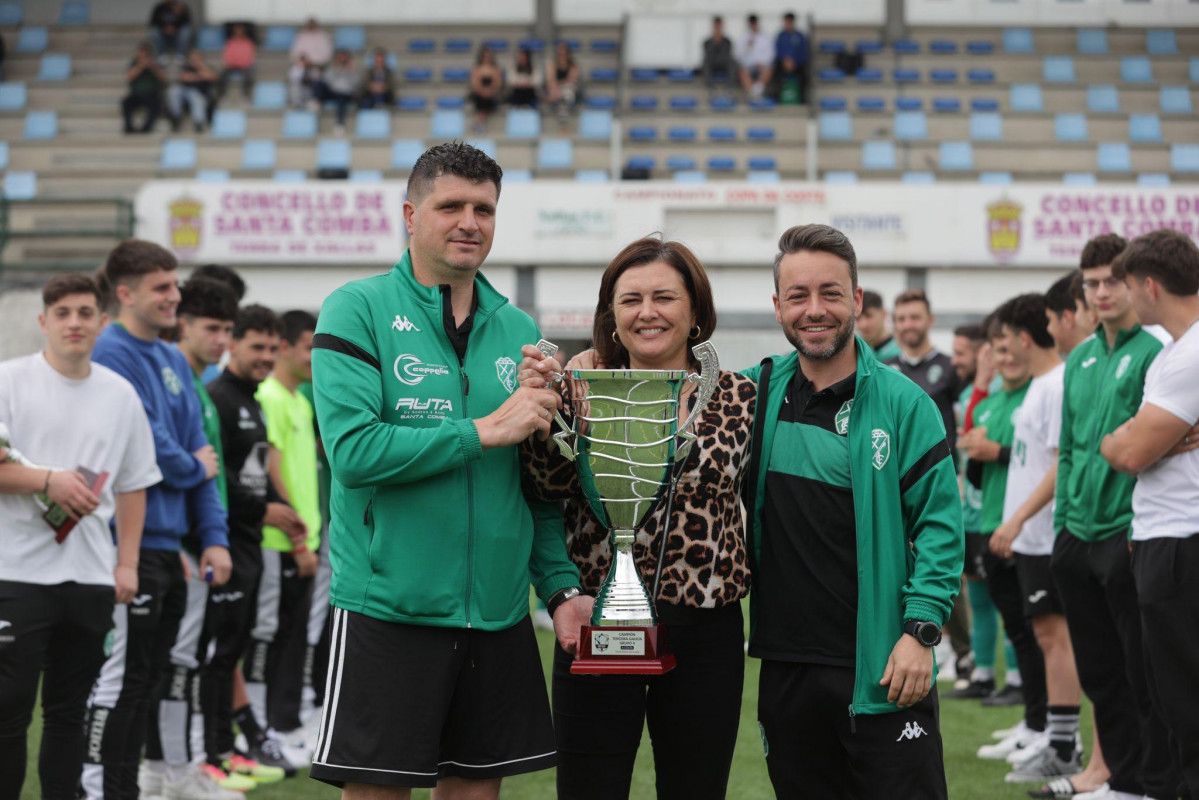 Xalllas recibe copa