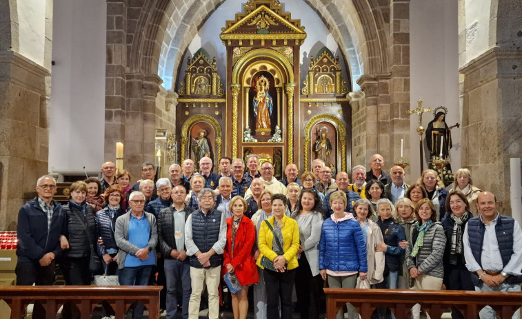 Visita a Cee de un grupo de peregrinos veteranos del Ejército y la Guardia Civil de Valladolid