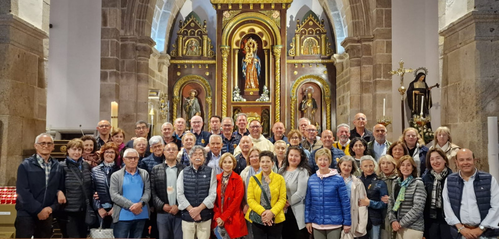 Visita a Cee de un grupo de peregrinos veteranos del Ejército y la Guardia Civil de Valladolid