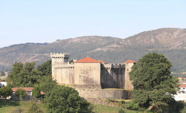 Vimianzo organiza visitas guiadas al Castelo y a Os Batáns para festejar el Día das Letras