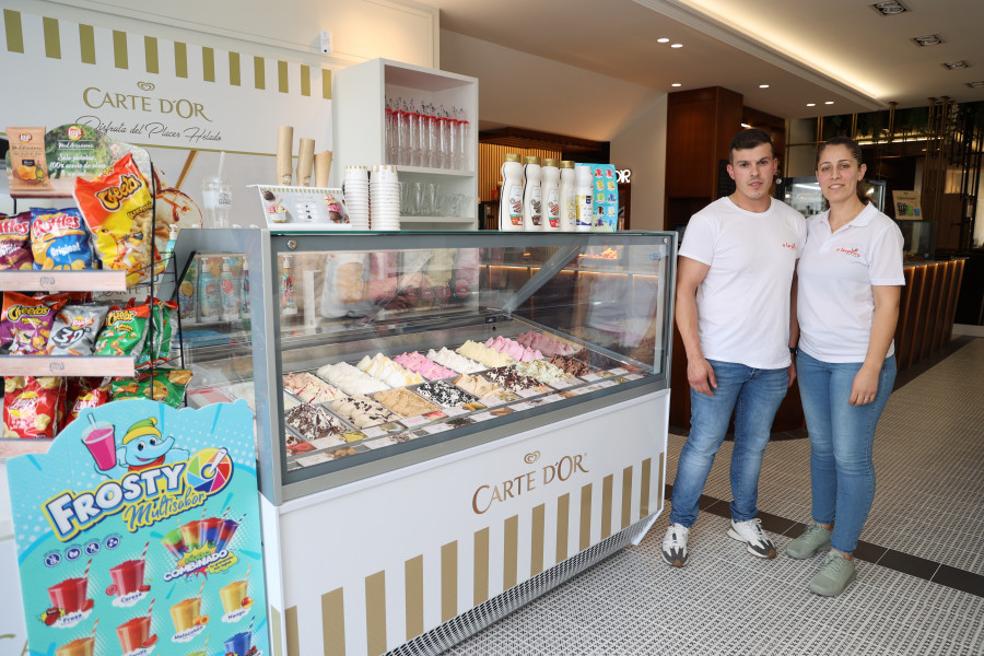 La churrería-heladería "O Larpeiro" abre sus puertas en Carballo