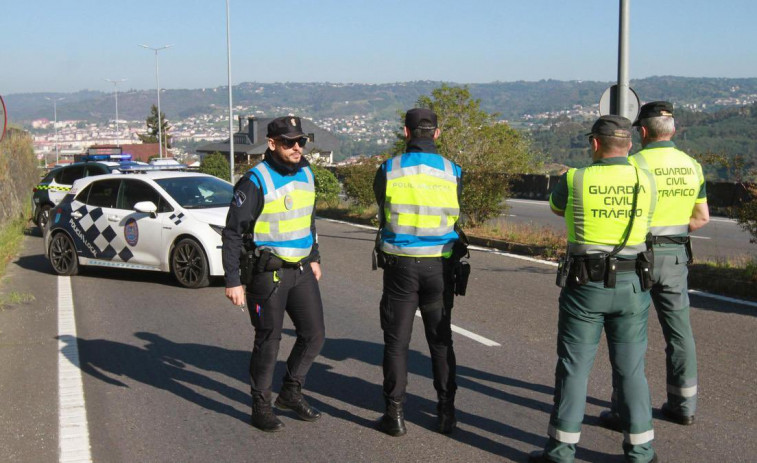 Un guardia civil fuera de servicio intercepta en Carballo a un conductor ebrio que hacía eses