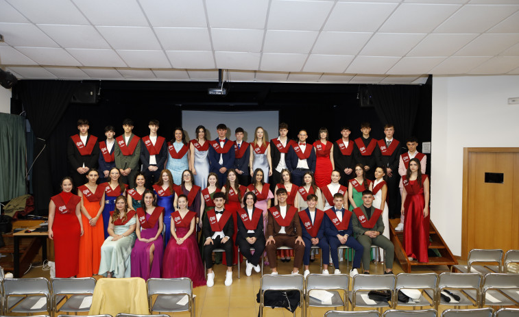 Graduación de 2º de Bachillerato en el IES Maximino Romero de Lema