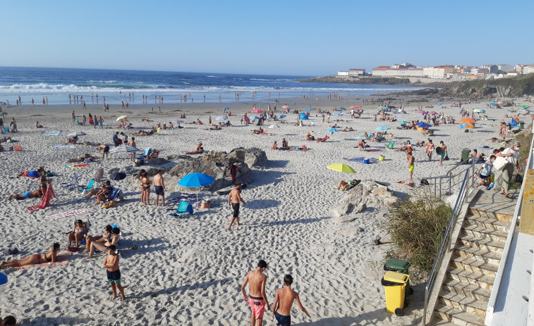 A Laracha adjudica el servicio de salvamento para la playa de Caión