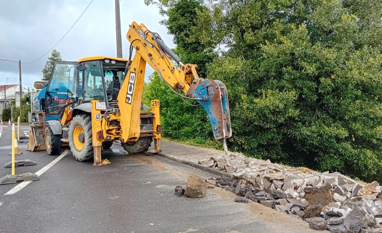 La Xunta realiza obras de mejora en paradas de autobús del área de Soneira, Fisterra y Xallas