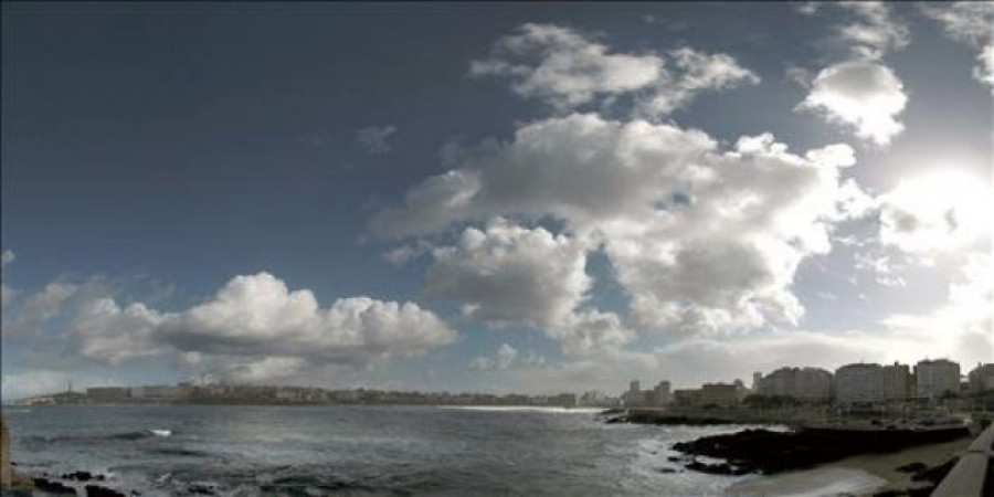 Galicia empieza la semana con cielos muy nubosos que se irán aclarando