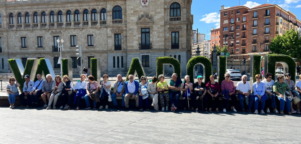 Vecinos de Cabana visitan Castilla y León