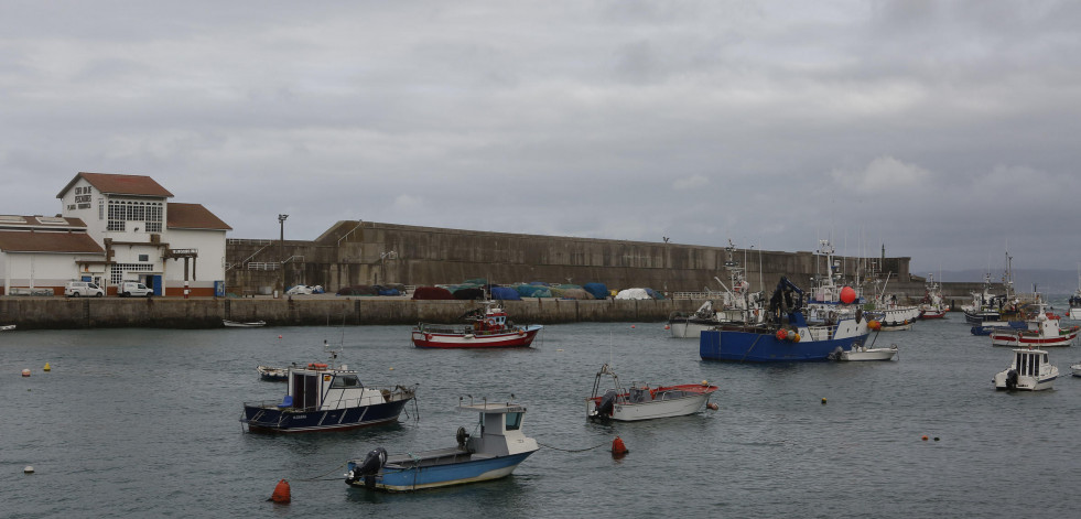 Portos reafirma su compromiso con garantizar la seguridad del puerto de Malpica