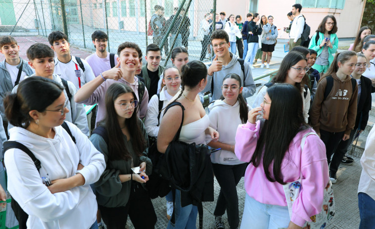 Primera jornada de la EBAU con nervios, repasos de última hora y buen ambiente