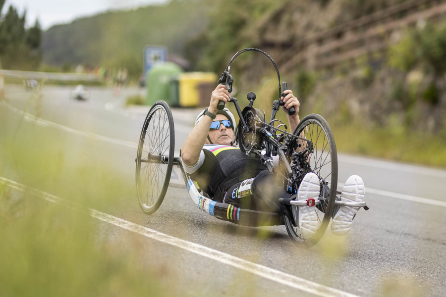 El ciclismo paralímpico brilla con luz propia en A Laracha