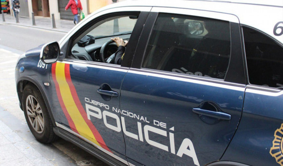 La Policía evita que un hombre apuñale a su hija menor de edad en Valencia