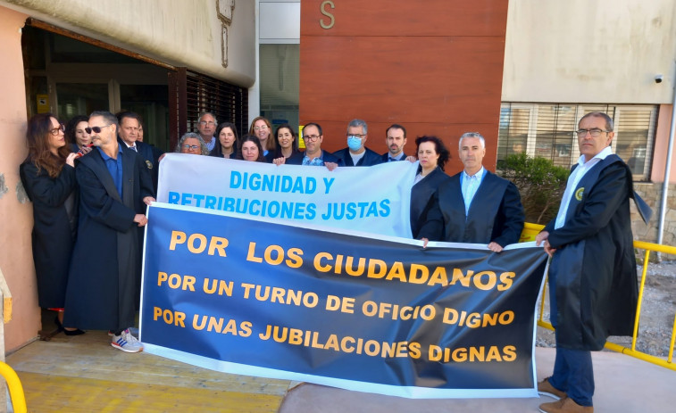 Primera protesta de carácter público de los abogados de turno de oficio de Corcubión