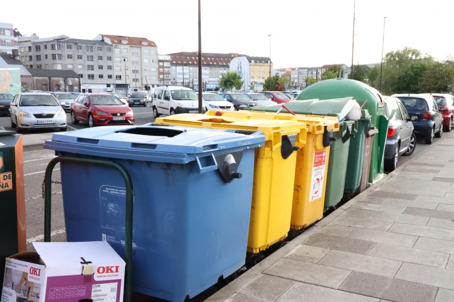 Arden en Carballo otros dos contenedores de basura