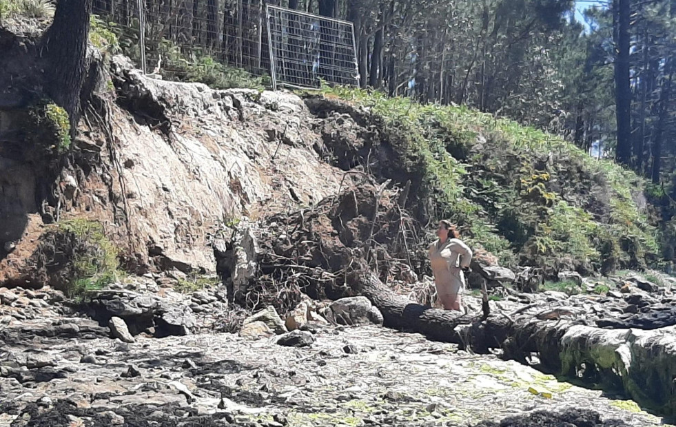 El Bloque de Camariñas exige el arreglo del camino que lleva a la zona marisquera de A Basa