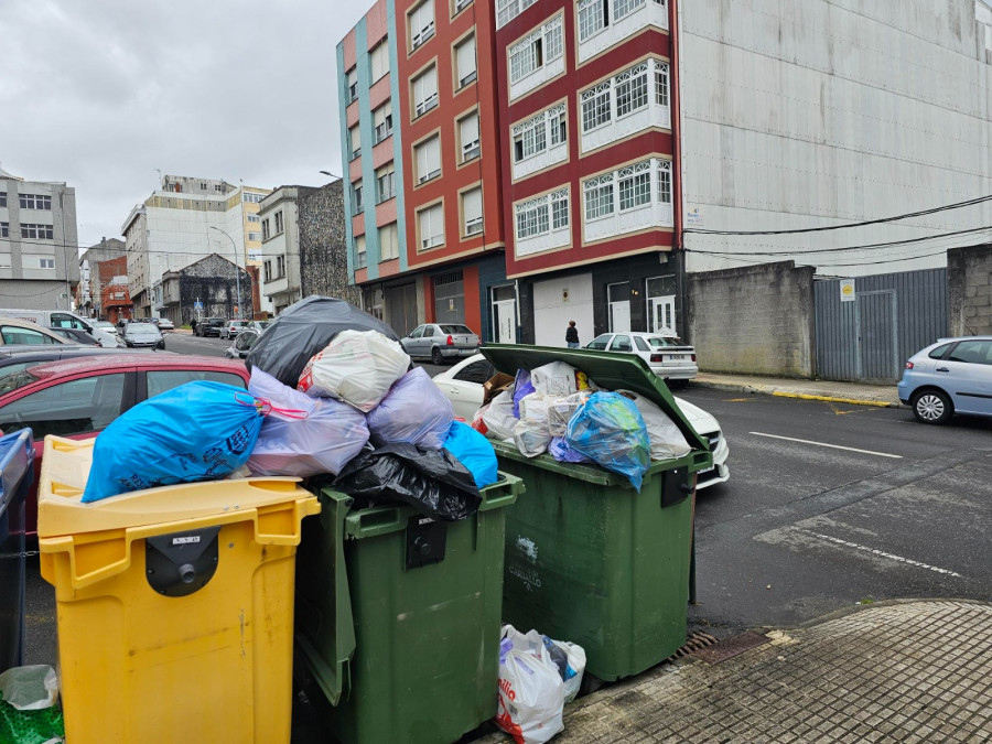 Personal de recogida de basura de Carballo pide negociar tras 16 días de huelga