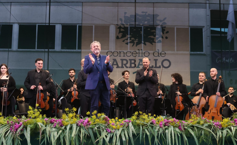 El pregón de Sergio Moure abre el San Xoán carballés, con el histórico estreno de 