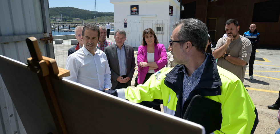 Portos de Galicia invierte más de 150.000 euros en la envolvente  de la nave de xeo de Muxía