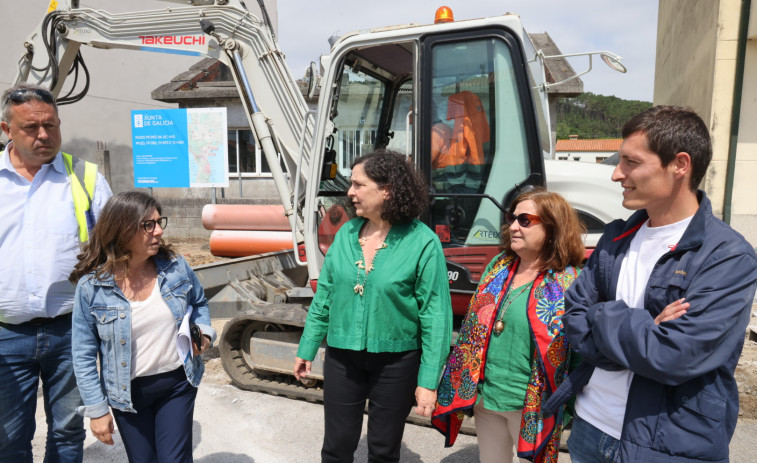 Do Campo supervisa las tareas de mejora de la seguridad viaria en la recta de Anchoa