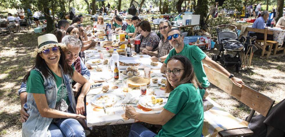 Música, sardinas y diversión en la Festa da Carballeira de Baio