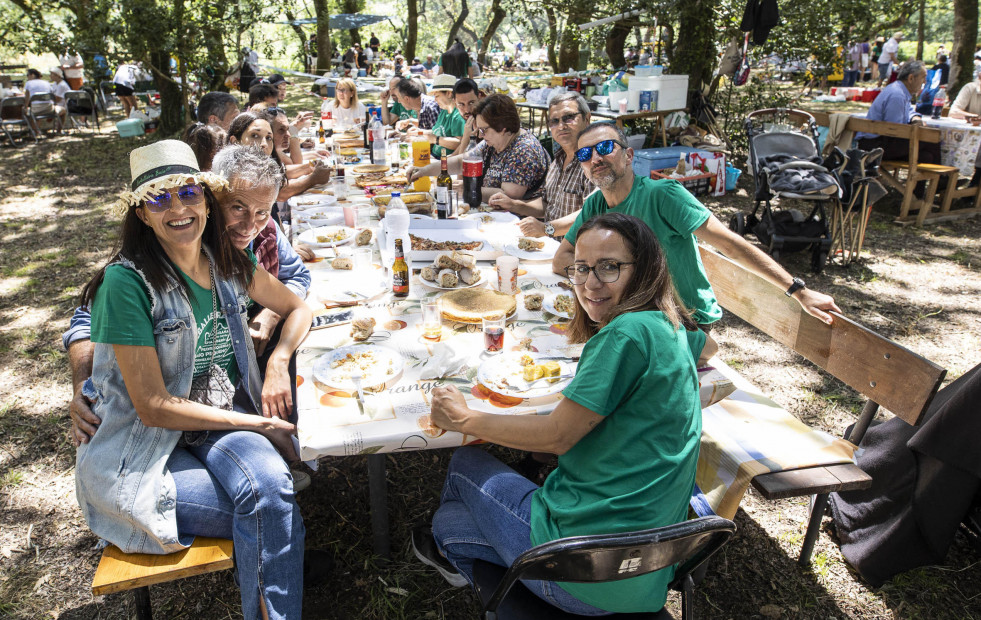 Música, sardinas y diversión en la Festa da Carballeira de Baio