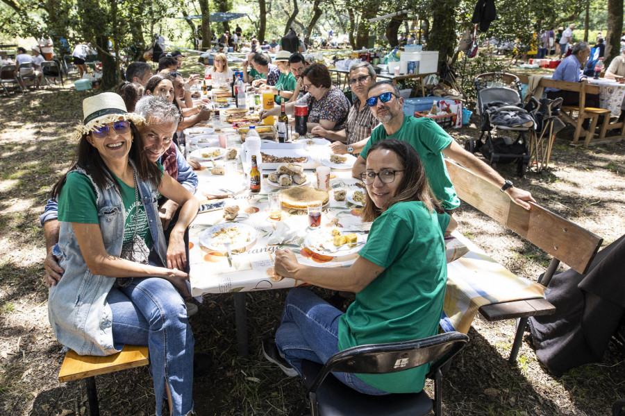 Música, sardinas y diversión en la Festa da Carballeira de Baio