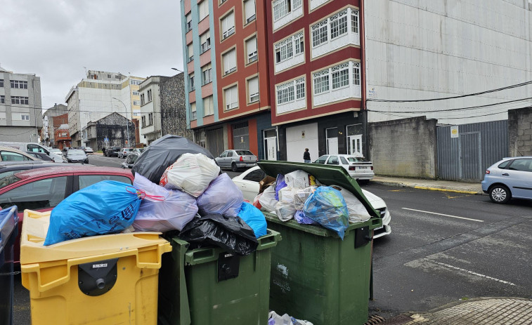 Comienza en Carballo una nueva huelga de recogida de basura