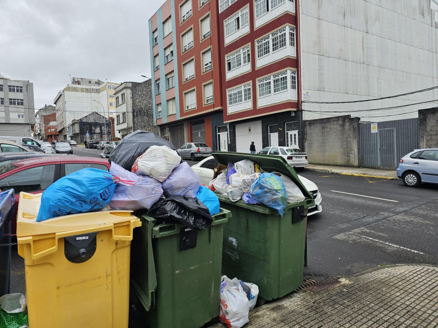 Comienza en Carballo una nueva huelga de recogida de basura