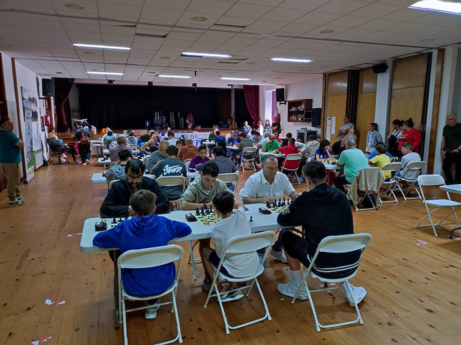 El IV Torneo Concello de Camariñas de Xadrez reunió a 56 jugadores